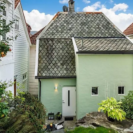 Det Gronne Huset I Verftsgaten 빌라